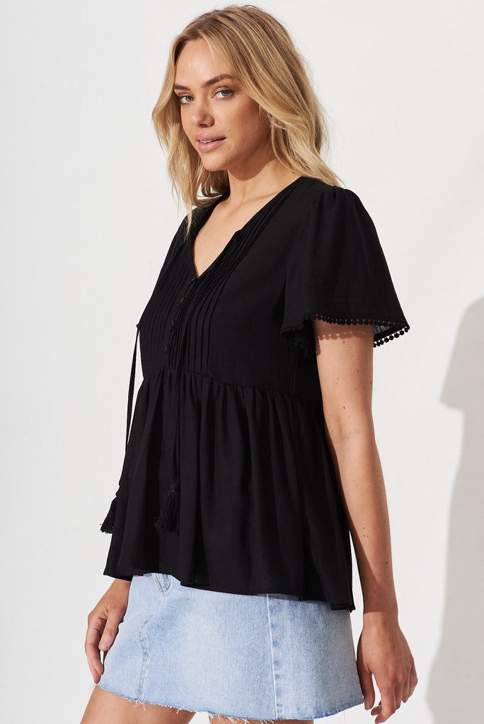 Evelyna Smock Top In Black Linen Blend - side