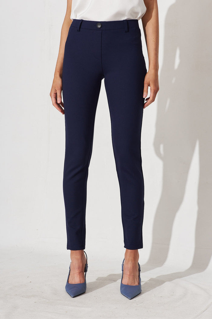 Workflow Skinny Pants In Navy - front
