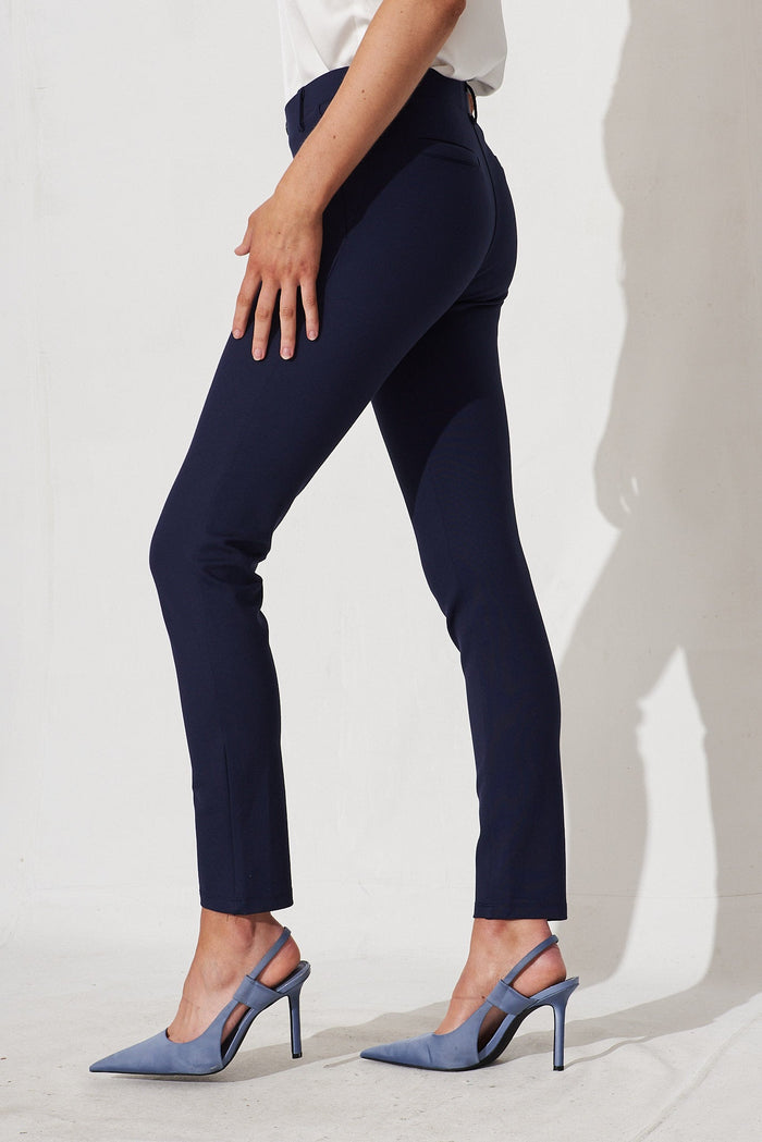 Workflow Skinny Pants In Navy - side