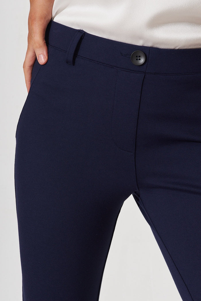 Workflow Skinny Pants In Navy - detail