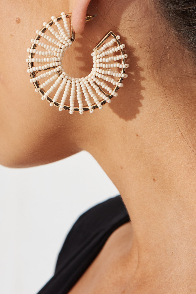 August + Delilah Nyda Hoop Earrings In Cream - side close up