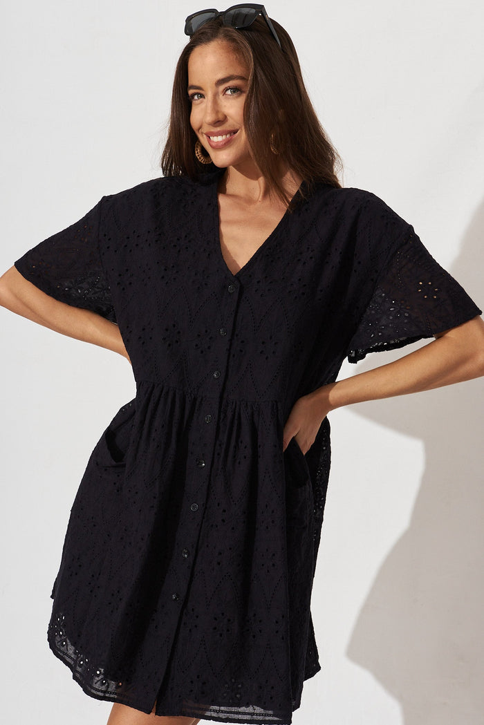 Vantey Shirt Dress In Black Broderie - front