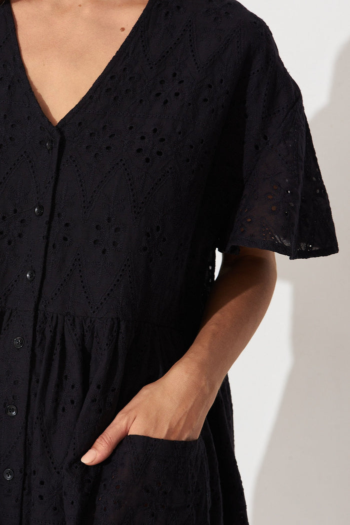 Vantey Shirt Dress In Black Broderie - detail