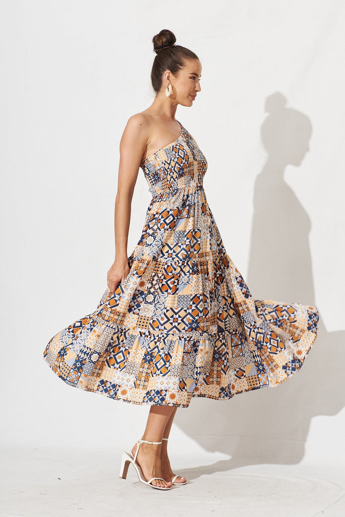 Hannary Midi Dress In Blue Tile Print - side