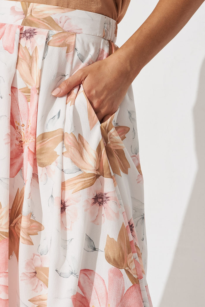 Babe Skirt In White With Peach Floral - detail