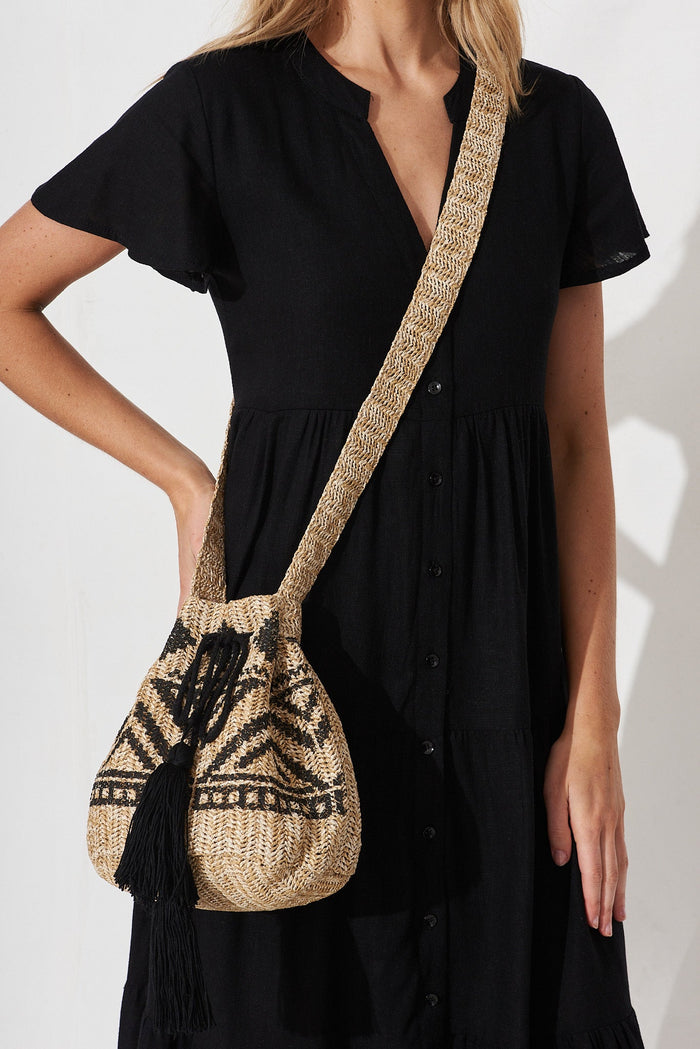 August + Delilah Tory Bucket Bag In Black With Beige - St Frock (Dev)