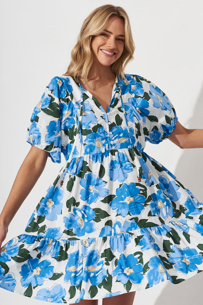 Penny Smock Dress In White With Blue Floral - front