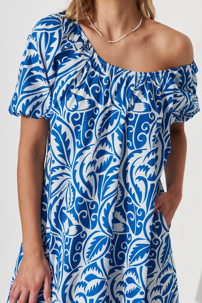 Averil Dress In White With Blue Print Cotton - detail