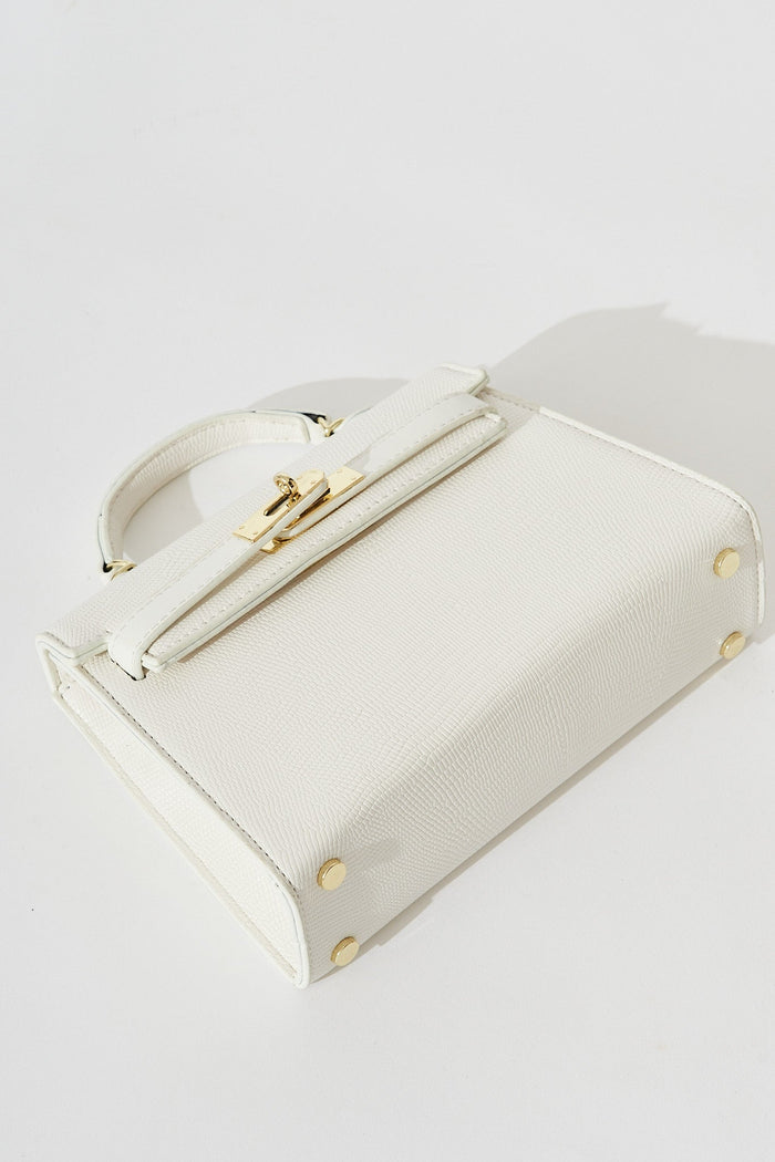 August + Delilah Partia Sling Bag In White Textured - St Frock (Dev)