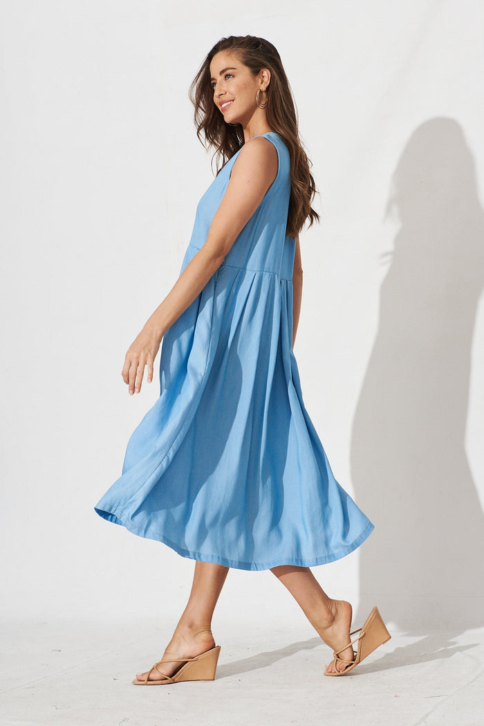 Winka Midi Dress In Blue - side