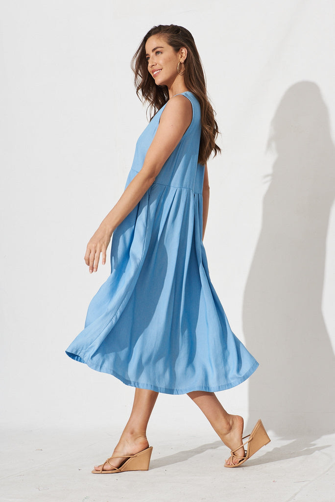 Winka Midi Dress In Blue - side