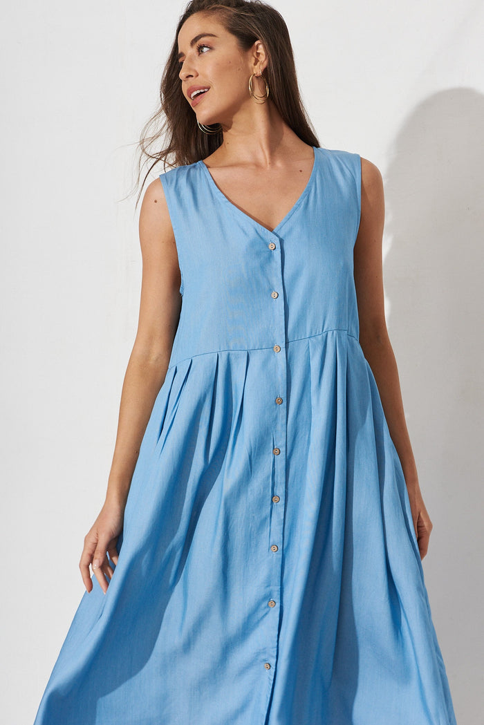 Winka Midi Dress In Blue - front