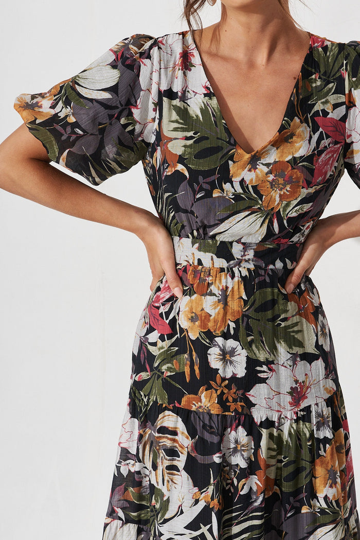 Naomy Maxi Dress In Black Floral - detail