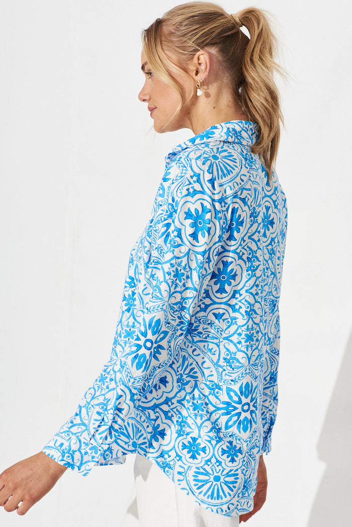 Swansea Shirt In White With Blue Print Linen - side