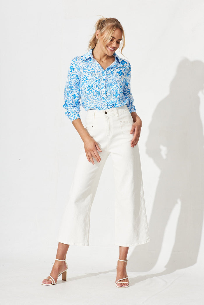 Swansea Shirt In White With Blue Print Linen - full length