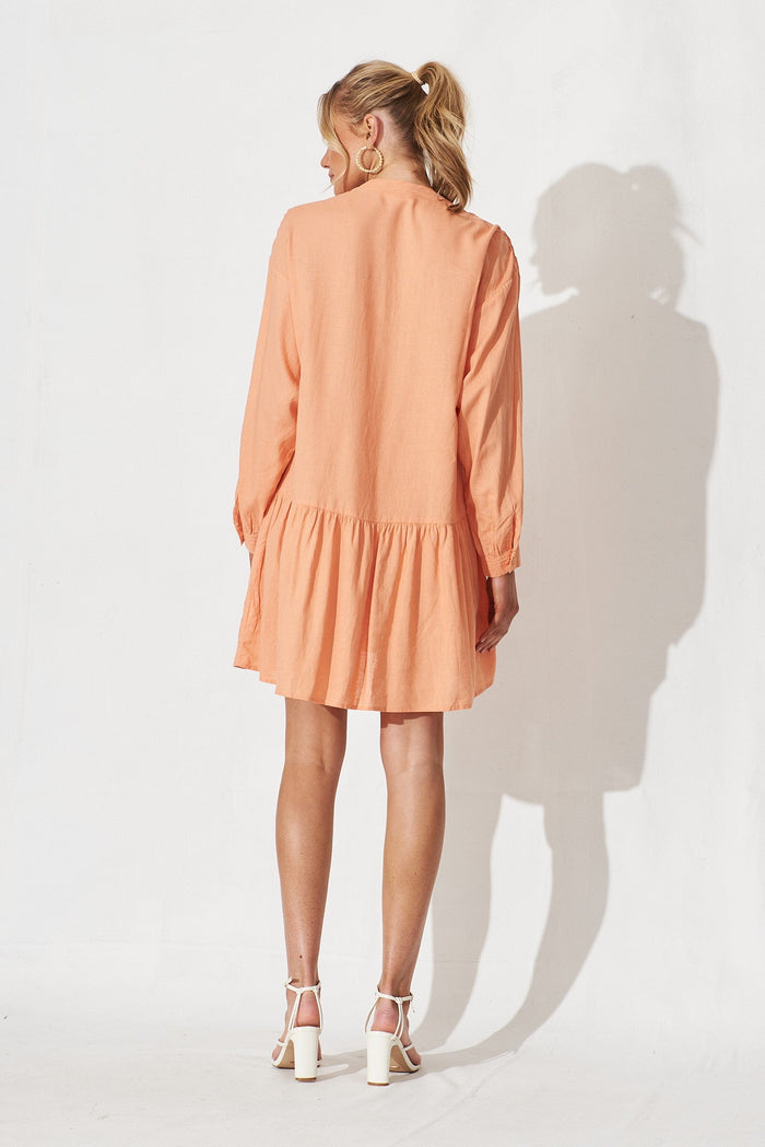 Hampstead Dress In Peach Linen Blend - back