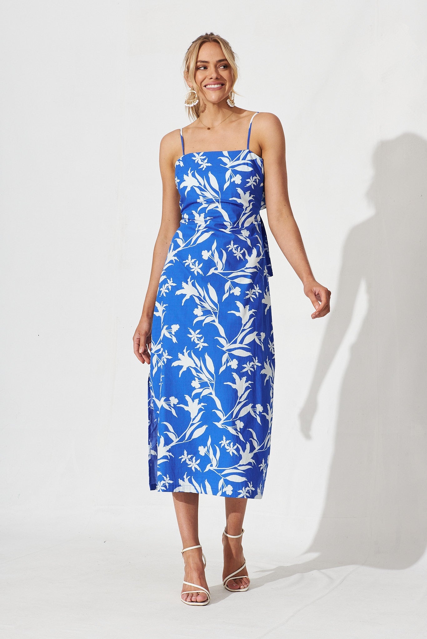 Yelden Midi Dress In White With Blue Print - full length