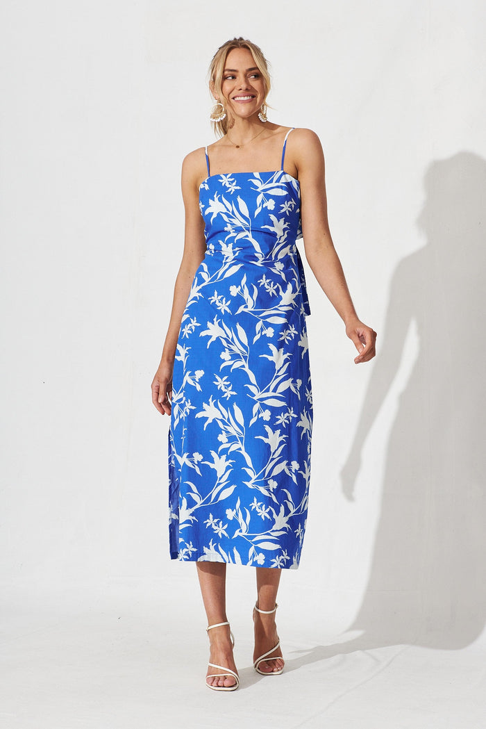 Yelden Midi Dress In White With Blue Print - full length