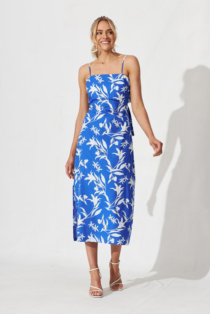 Yelden Midi Dress In White With Blue Print - full length