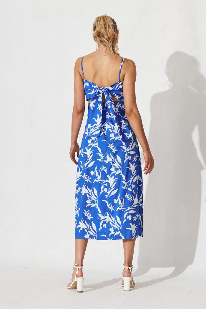 Yelden Midi Dress In White With Blue Print - back