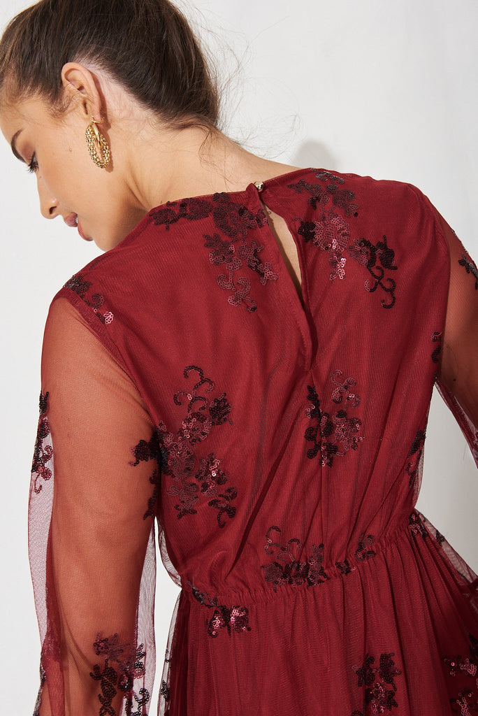 Iconic Sequin Dress In Wine - detail