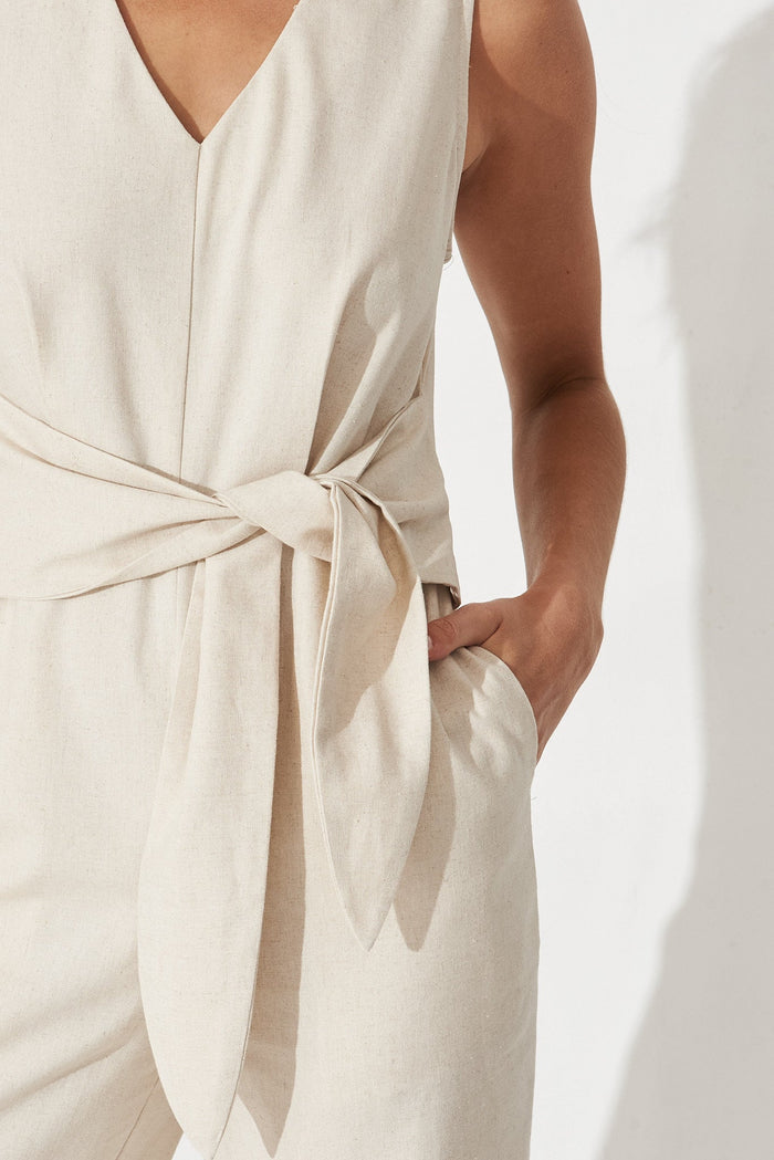Pomezia Jumpsuit In Beige Linen - detail