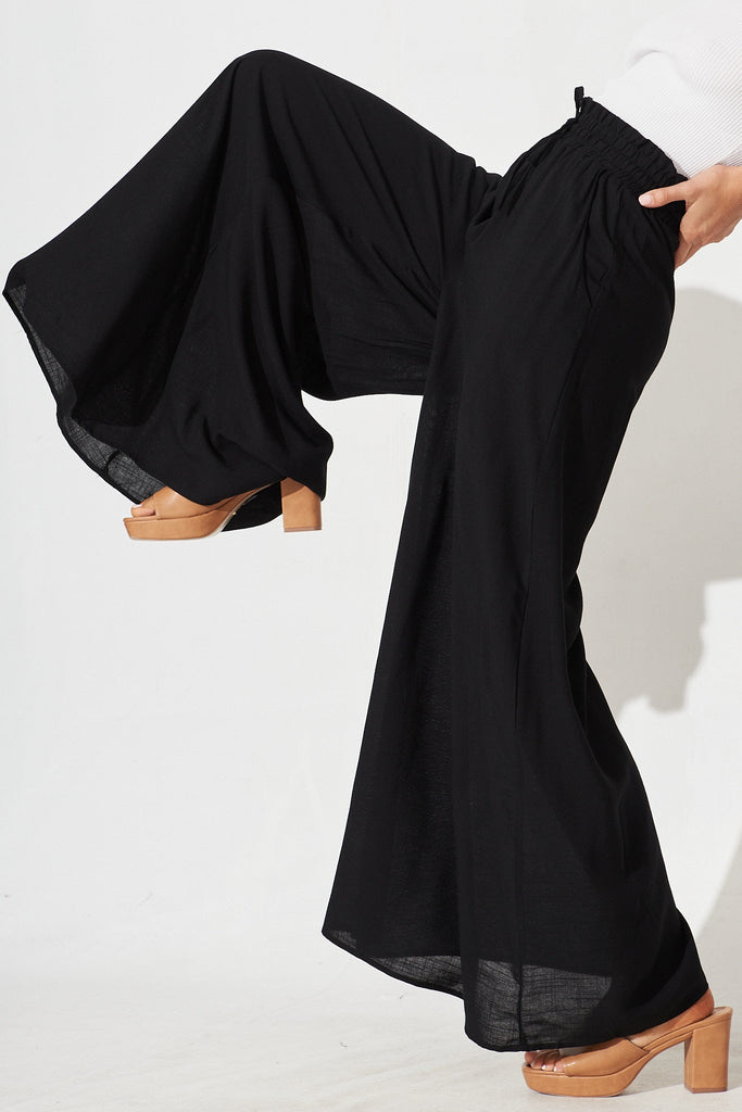 Mariah Pants In Black - side