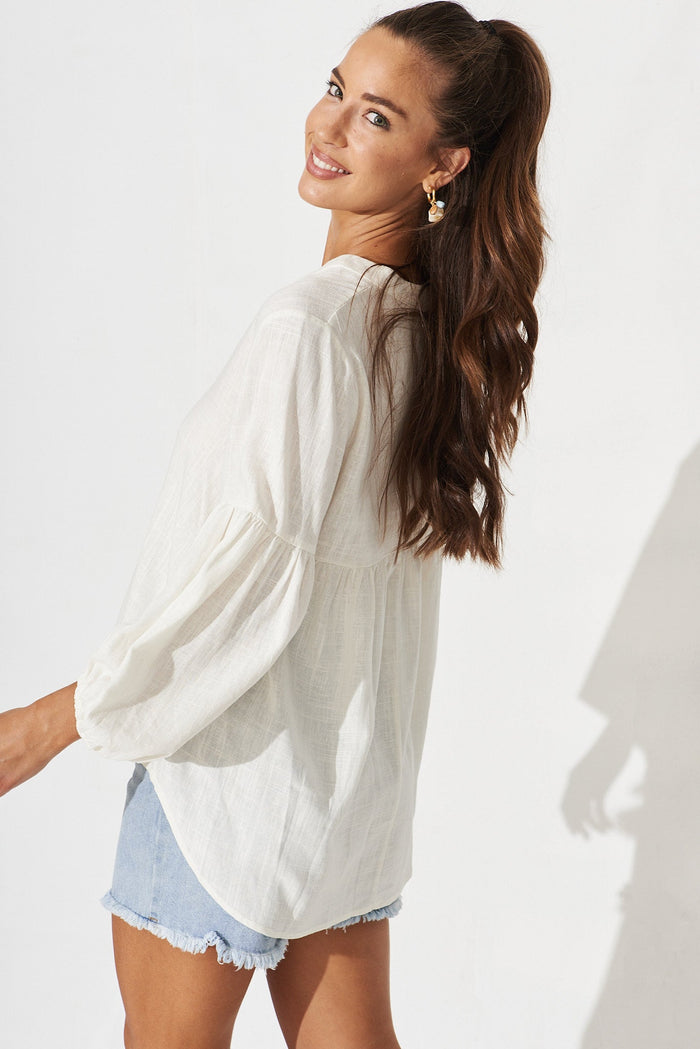 Ease Top In White Linen Blend - side