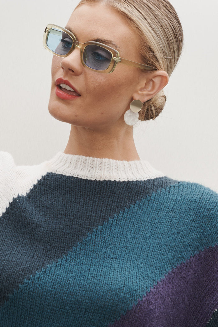 August + Delilah Portia Rectangular Sunglasses In Green - St Frock (Dev)