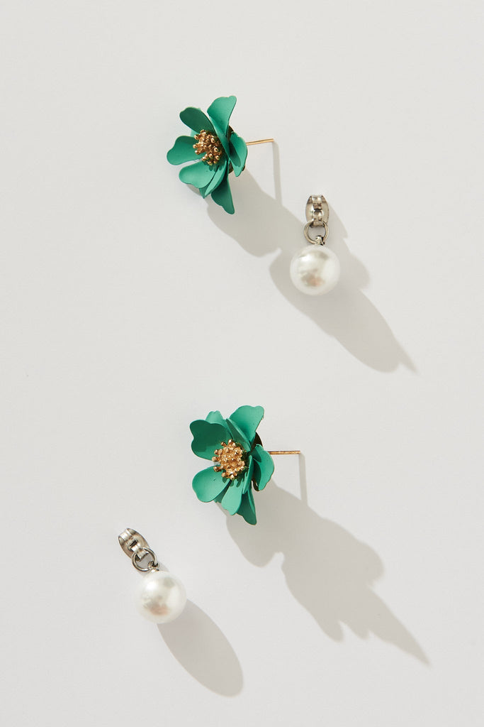 August + Delilah Arlie Flower Stud Earrings In Green - full