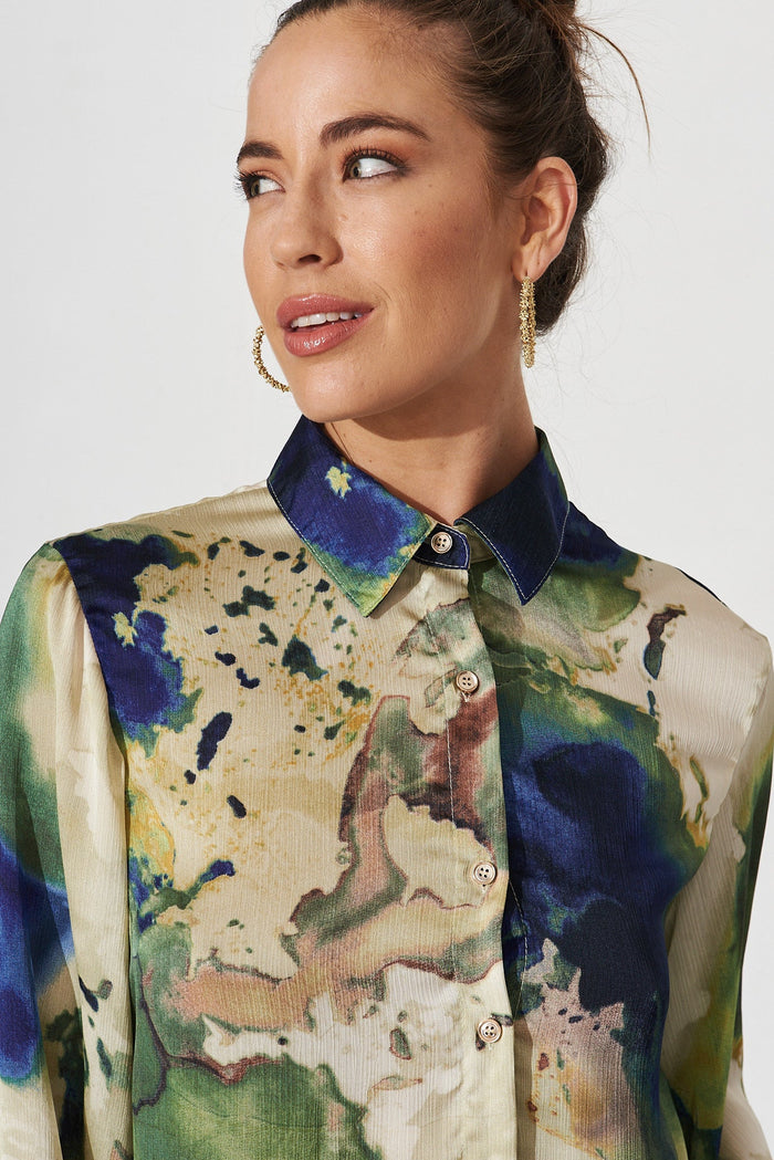 Hinami Shirt In Green With Navy Print Chiffon - detail