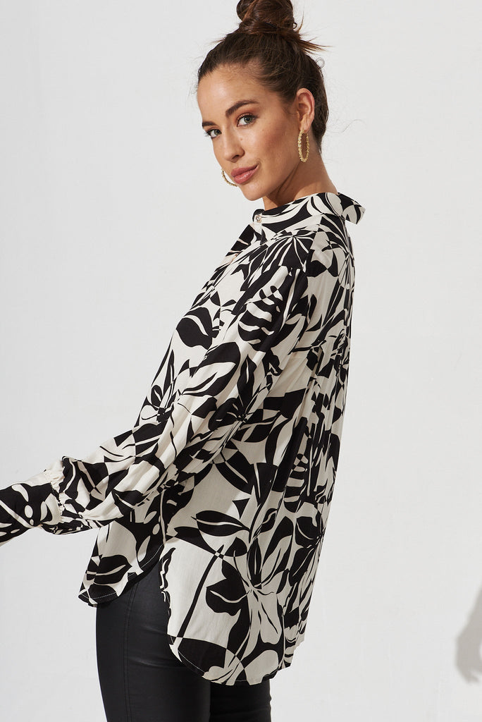 Hinami Shirt In White With Black Leaf Cotton - side