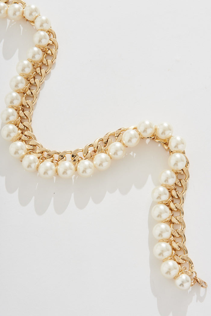 August + Delilah Ventia Necklace In Gold - detail