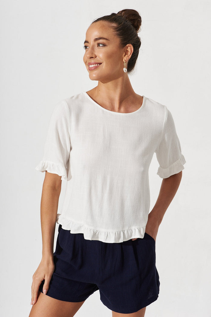 Noor Top In White Linen - front