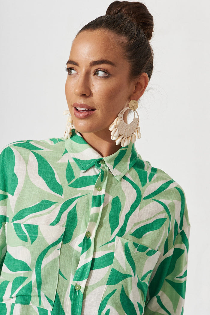 Aitana Shirt In White And Green Leaf Print - detail