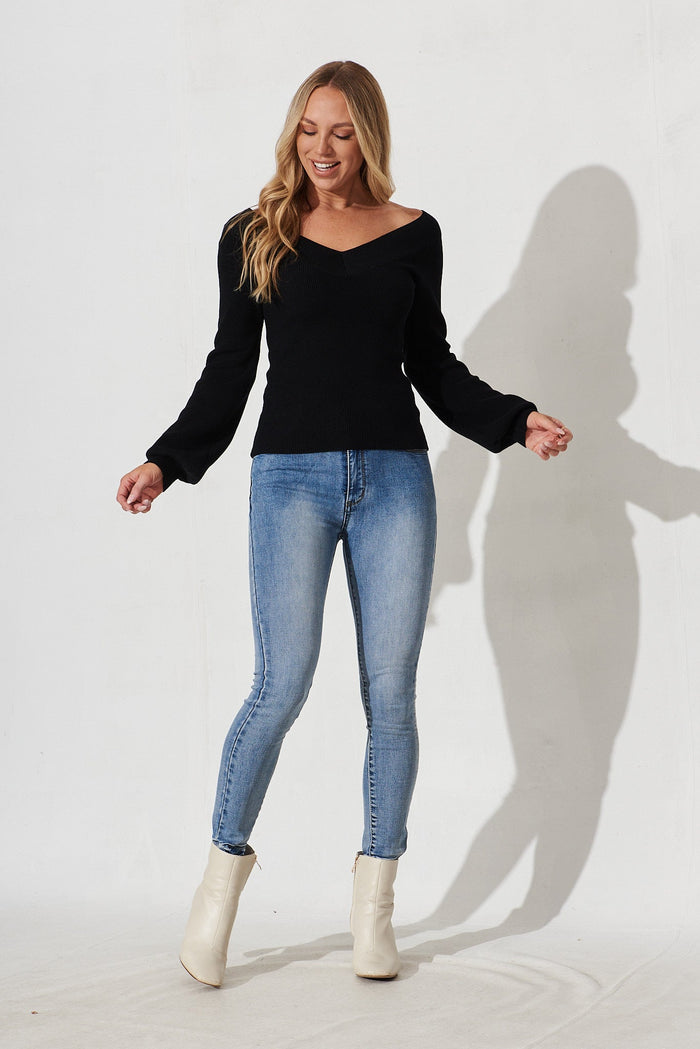 Oshawa Knit In Black - full length
