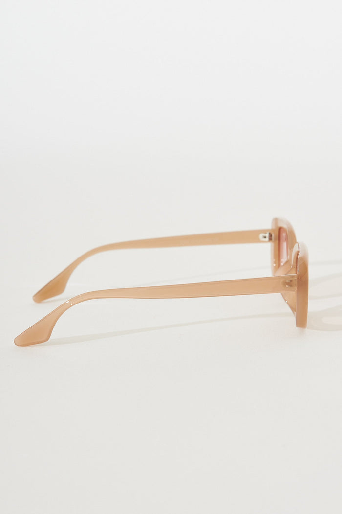 August + Delilah Portia Rectangular Sunglasses In Latte Brown - side