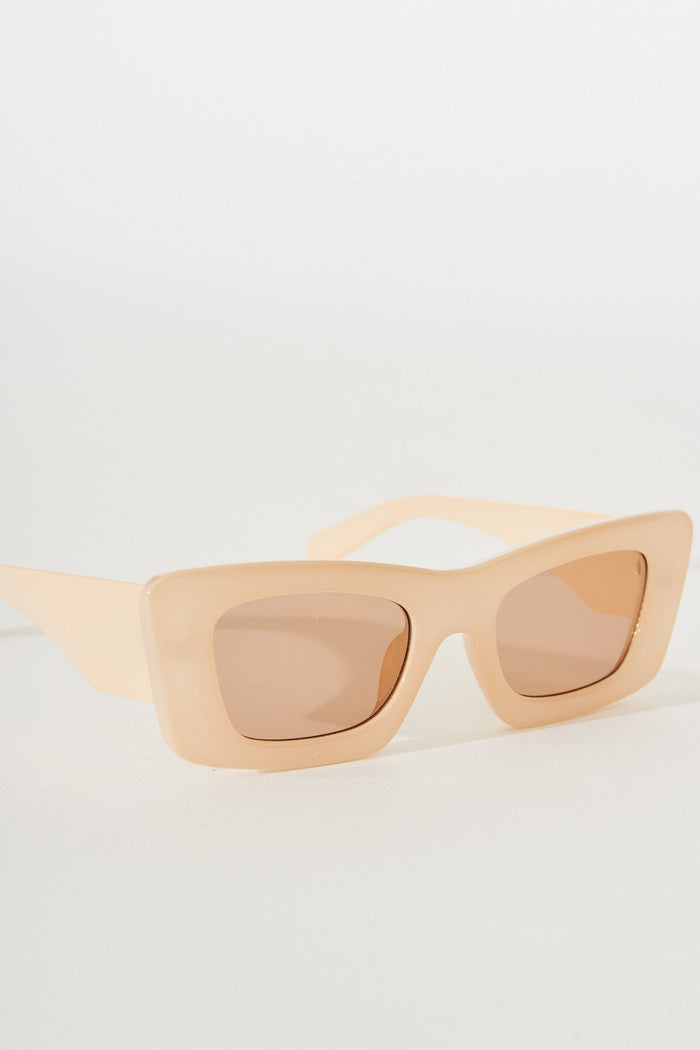 August + Delilah Evie Oversized Sunglasses In Nude Brown - St Frock (Dev)