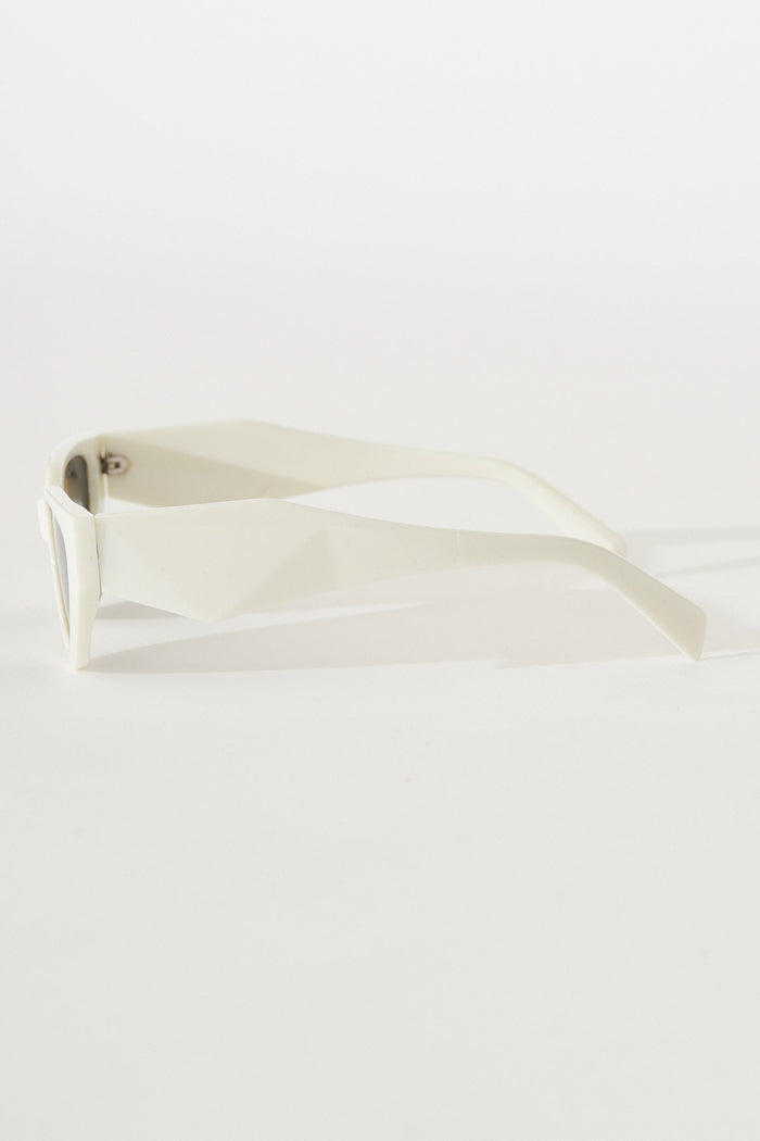 August + Delilah Mora Cat Eye Sunglasses In White - side
