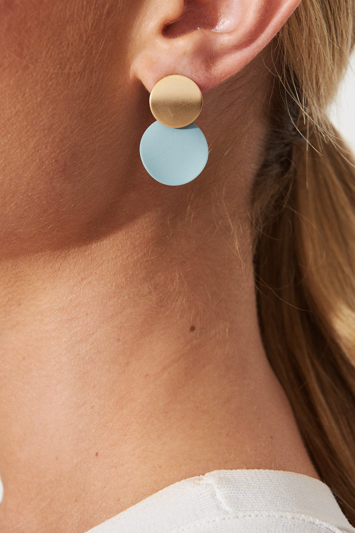 August + Delilah Gloria Earrings In Light Blue With Gold - detail