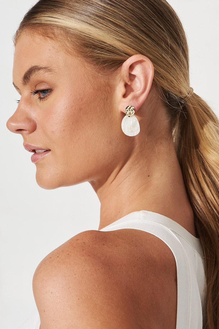 August + Delilah Colmar Drop Earrings In White Wirth Gold - side