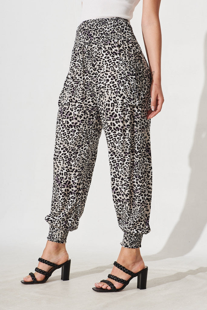 Gabby Lounge Pants In Beige With Leopard Print - side