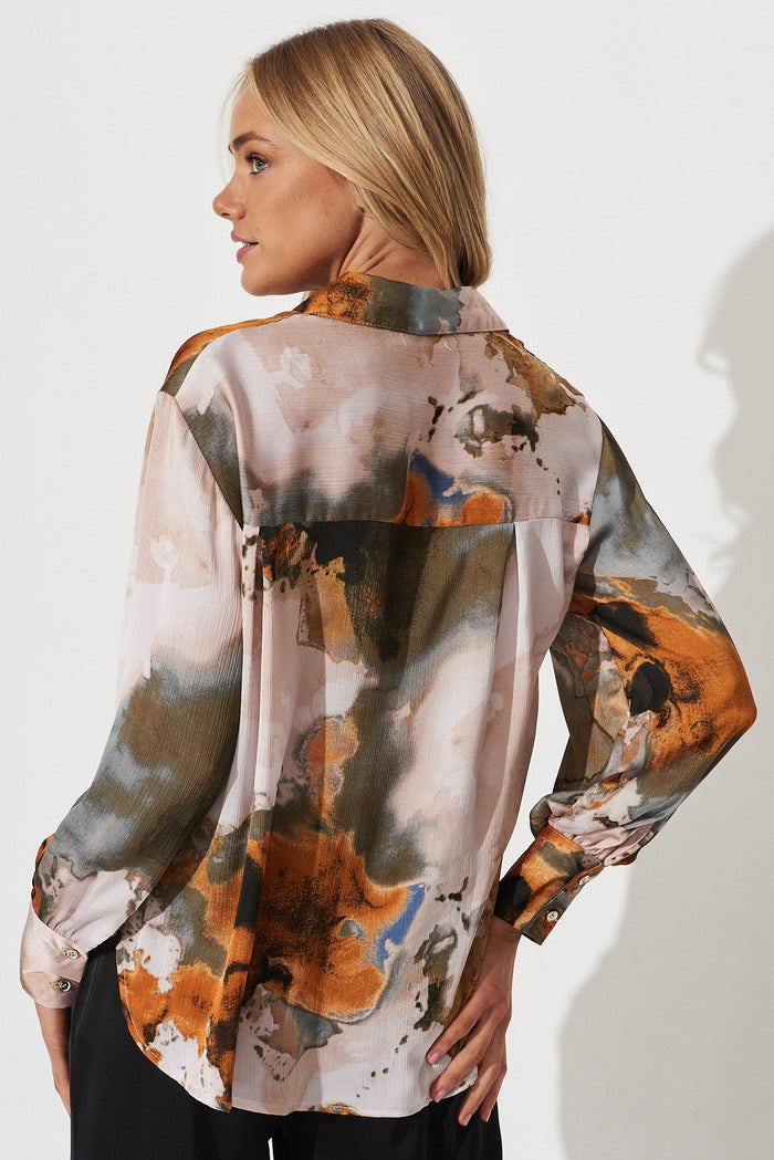 Hinami Shirt In Gray With Rust Print - back
