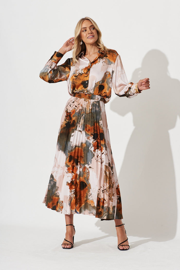 Hinami Shirt In Gray With Rust Print - full length