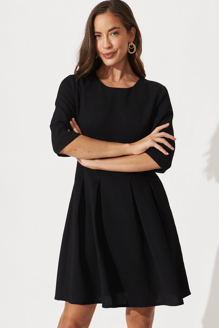 Lizbeth Dress In Textured Black - front