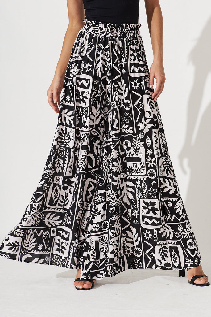 Mariah Pants In Black With White Floral - front