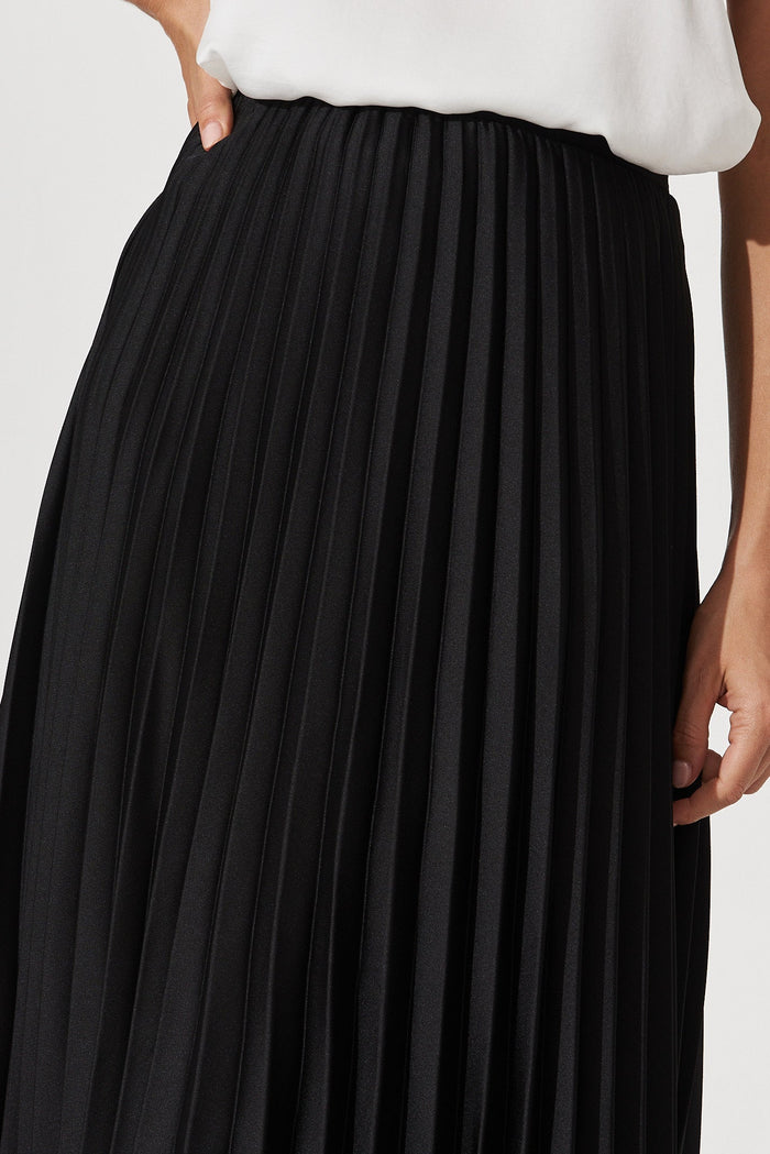 Allison Midi Pleat Skirt In Black Satin - detail