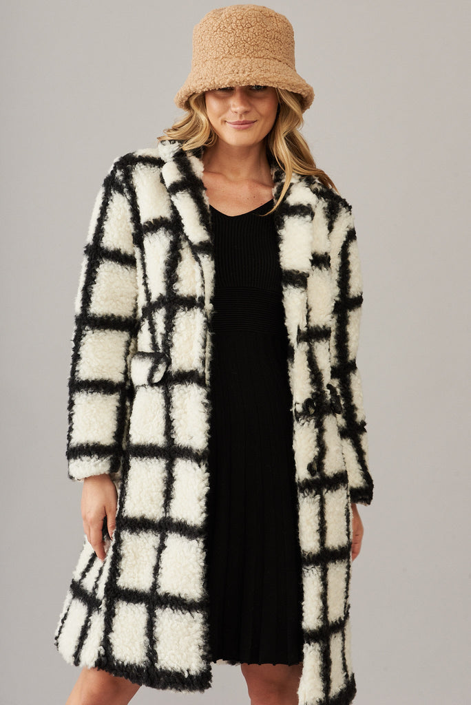Vincenza Coat In Black And White Check - St Frock (Dev)