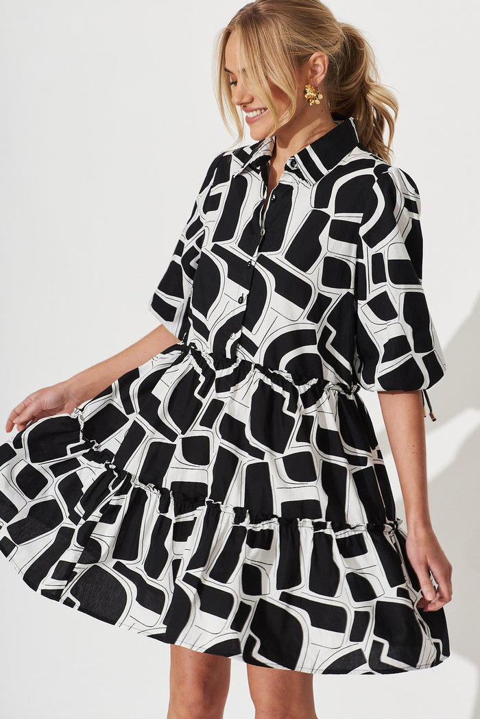 Daydream Smock Dress In Black With White Print Cotton - front