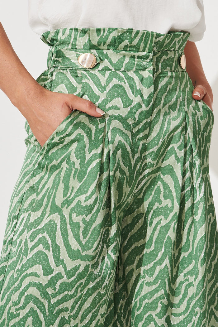 St Martin Pant In Green Print - detail